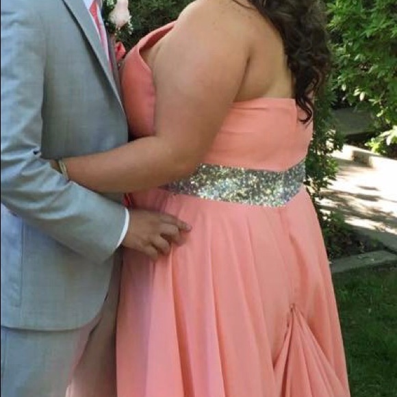 Prom dress - Picture 2 of 2